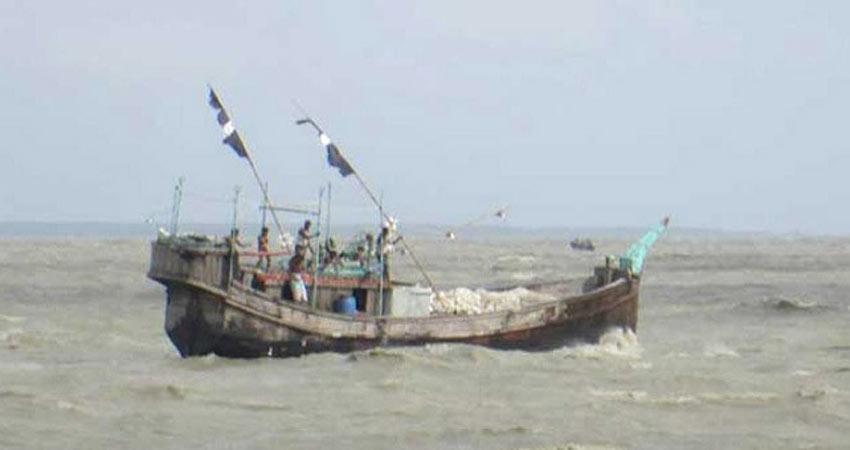 মাছশূন্য হওয়ার আশঙ্কায় বঙ্গোপসাগর