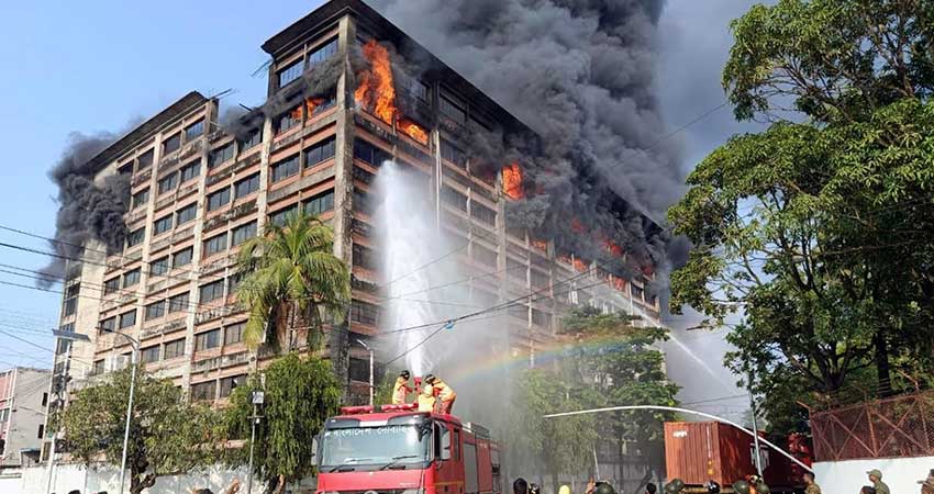 চট্টগ্রাম ইপিজেডে পোশাক কারখানায় ভয়াবহ অগ্নিকাণ্ড