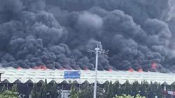 বিমানবন্দরে আগুন নিয়ন্ত্রণে কাজ করছে ৩৬ ইউনিট