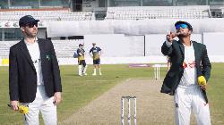 টসে জিতে ব্যাটিংয়ে বাংলাদেশ