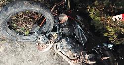 খুঁটিতে মোটরসাইকেলের ধাক্কায় ২ আরোহী নিহত